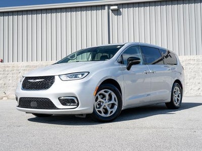 Photo of a 2024 Chrysler Pacifica Limited 4DR Mini-Van for sale