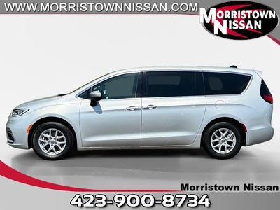 Photo of a 2025 Chrysler Pacifica Limited 4DR Mini-Van for sale
