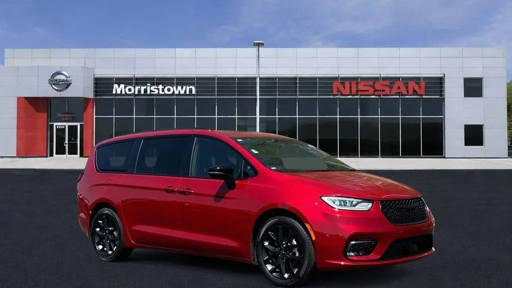 Preowned 2025 Chrysler Pacifica Limited for Sale
