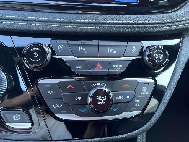 2025 Chrysler Pacifica - $28,500