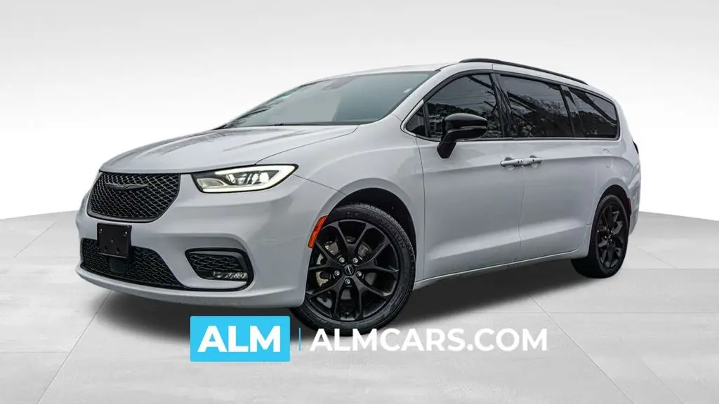 Preowned 2025 Chrysler Pacifica Limited for Sale