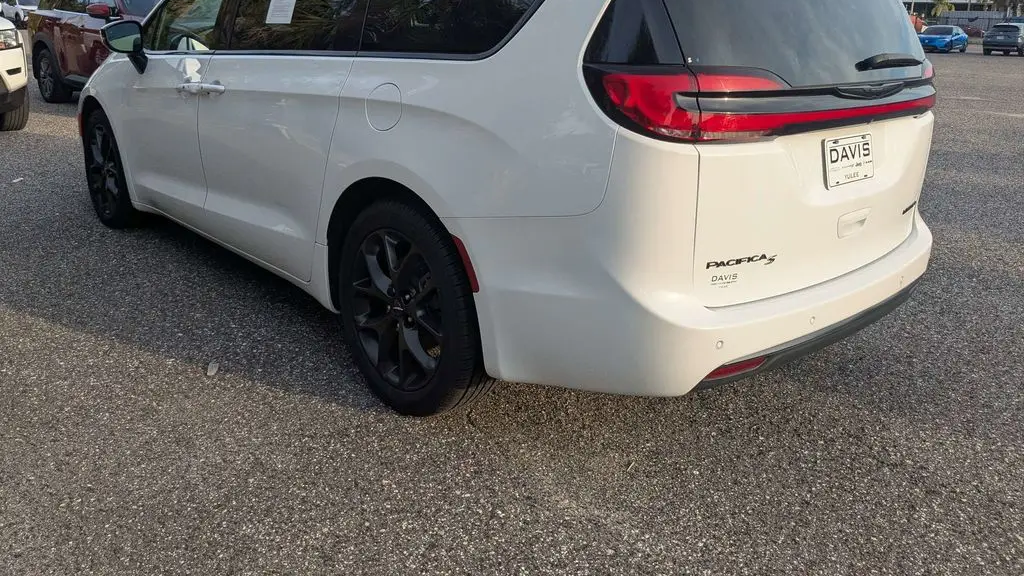 2025 Chrysler Pacifica Limited