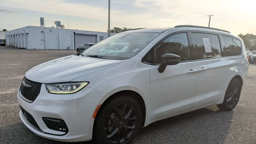 2025 Chrysler Pacifica Limited