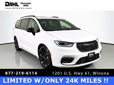 Photo of a 2025 Chrysler Pacifica Limited 4DR Mini-Van for sale