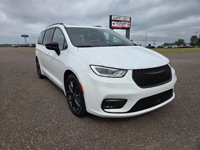2026 Chrysler Pacifica Limited 4DR Mini-Van