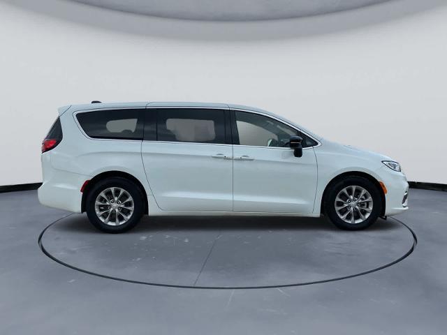 2026 Chrysler Pacifica - $35,627