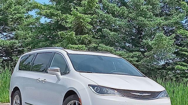Preowned 2018 Chrysler Pacifica Limited for Sale