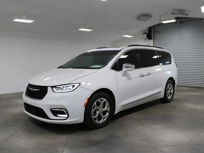 Photo of a 2022 Chrysler Pacifica Limited 4DR Mini-Van for sale