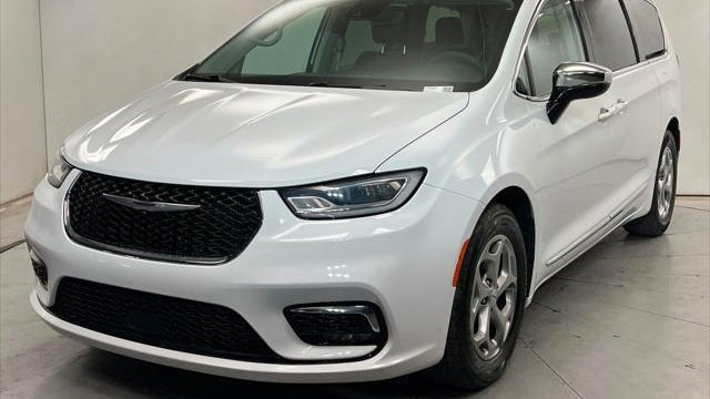 Preowned 2023 Chrysler Pacifica Limited for Sale