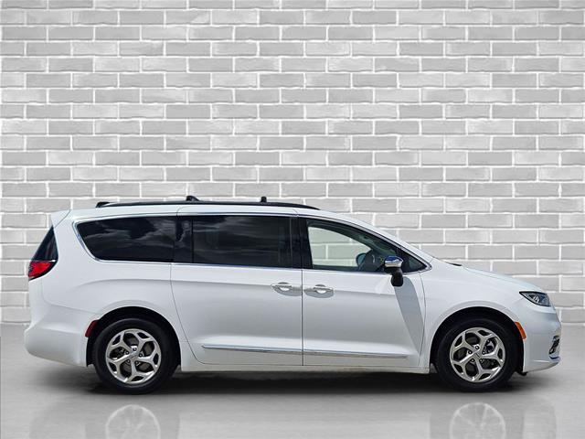 2023 Chrysler Pacifica - $24,360