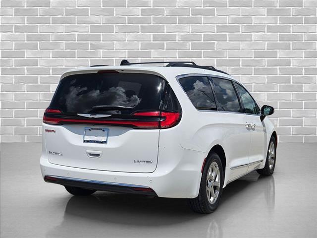 2023 Chrysler Pacifica - $24,360
