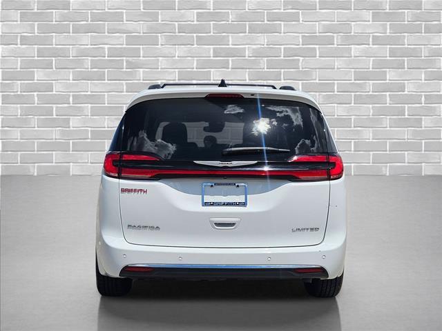 2023 Chrysler Pacifica - $24,360