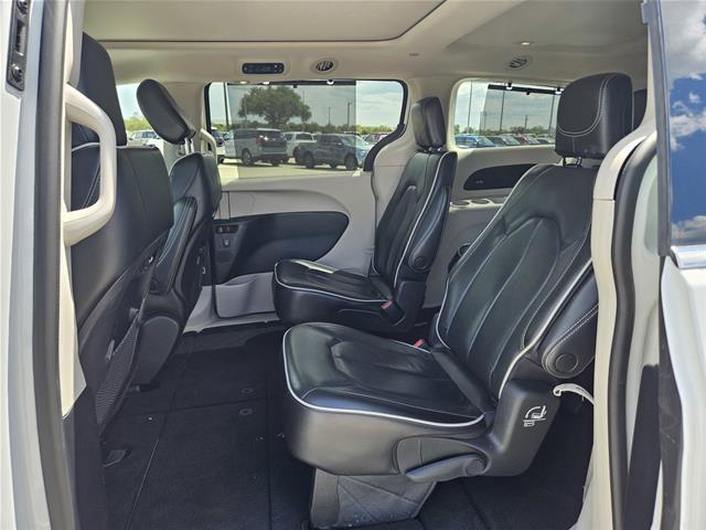 2023 Chrysler Pacifica - $24,360