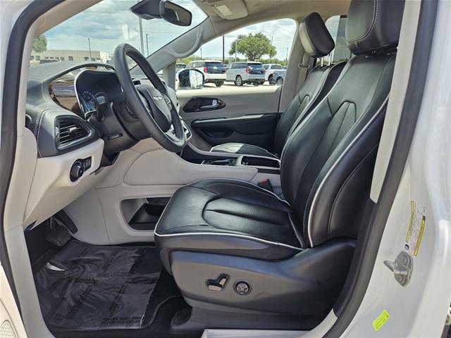 2023 Chrysler Pacifica - $24,360