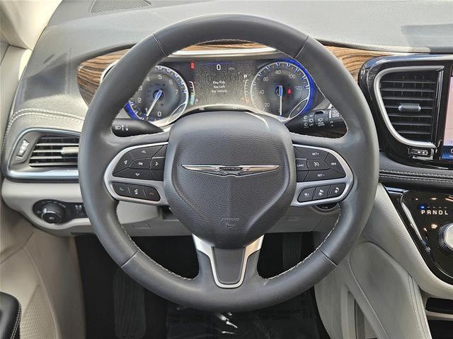 2023 Chrysler Pacifica - $24,360