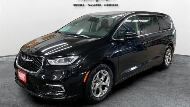 Preowned 2024 Chrysler Pacifica Limited for Sale