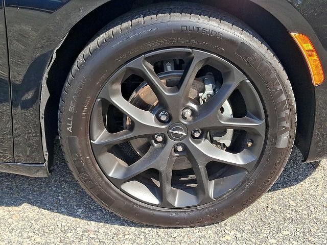 2025 Chrysler Pacifica - $32,988
