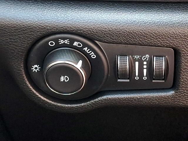 2025 Chrysler Pacifica - $32,988