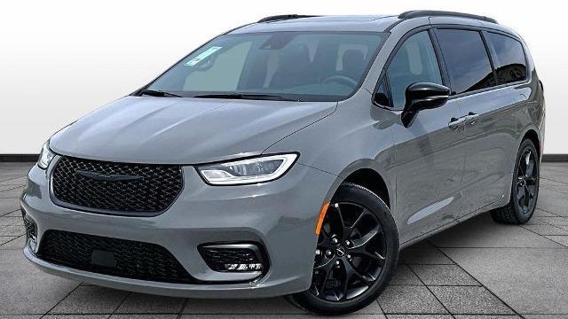 Preowned 2025 Chrysler Pacifica Limited for Sale