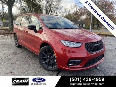 Photo of a 2025 Chrysler Pacifica Limited 4DR Mini-Van for sale