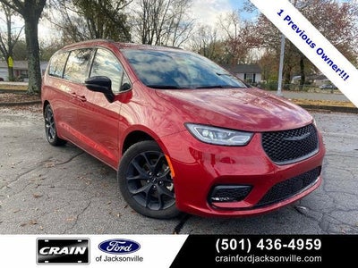 Photo of a 2025 Chrysler Pacifica Limited 4DR Mini-Van for sale