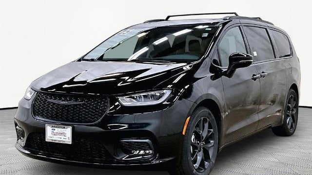 Preowned 2025 Chrysler Pacifica Limited for Sale