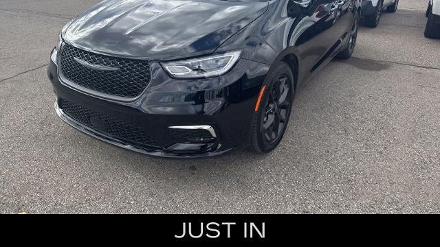Preowned 2026 Chrysler Pacifica Limited for Sale