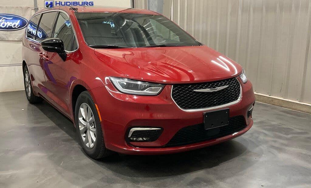 2026 Chrysler Pacifica - $34,465