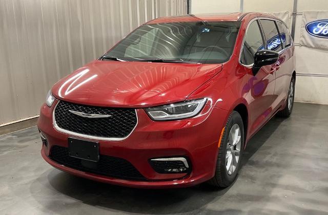2026 Chrysler Pacifica - $32,955