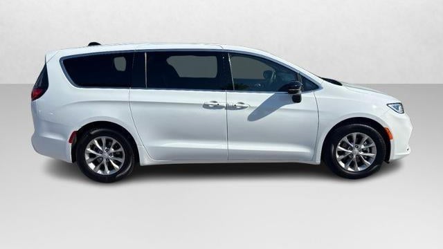 Preowned 2026 Chrysler Pacifica Limited for Sale