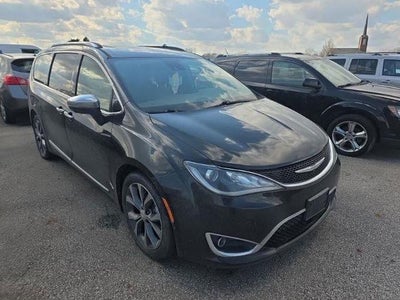 Photo of a 2018 Chrysler Pacifica Limited 4DR Mini-Van for sale