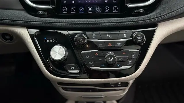 2019 Chrysler Pacifica Limited 35th Anniversary