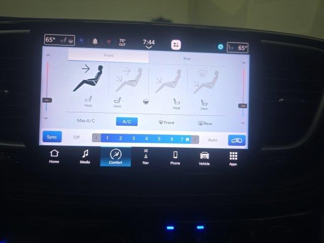 2022 Chrysler Pacifica - $22,860