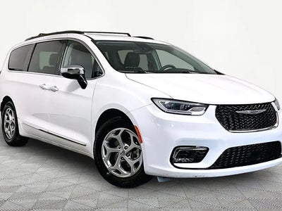 Photo of a 2023 Chrysler Pacifica Limited 4DR Mini-Van for sale