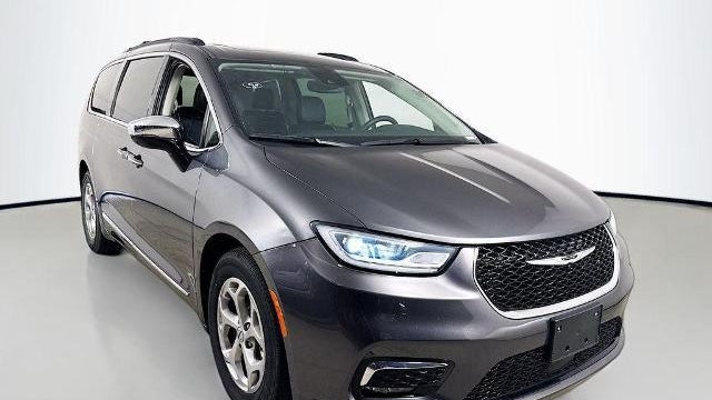 Preowned 2023 Chrysler Pacifica Limited for Sale