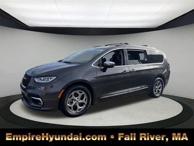 Photo of a 2023 Chrysler Pacifica Limited 4DR Mini-Van for sale