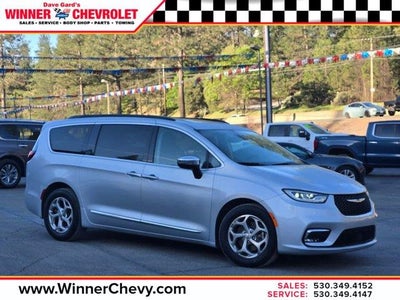 Photo of a 2023 Chrysler Pacifica Limited 4DR Mini-Van for sale