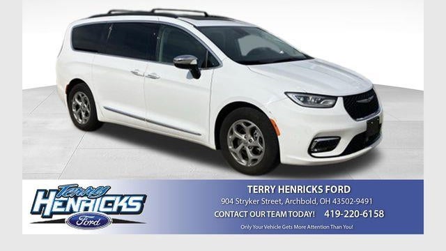 Preowned 2023 Chrysler Pacifica Limited for Sale