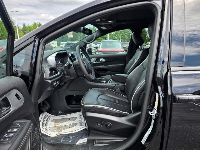 2025 Chrysler Pacifica