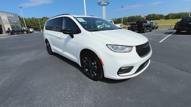 2025 Chrysler Pacifica - $30,119