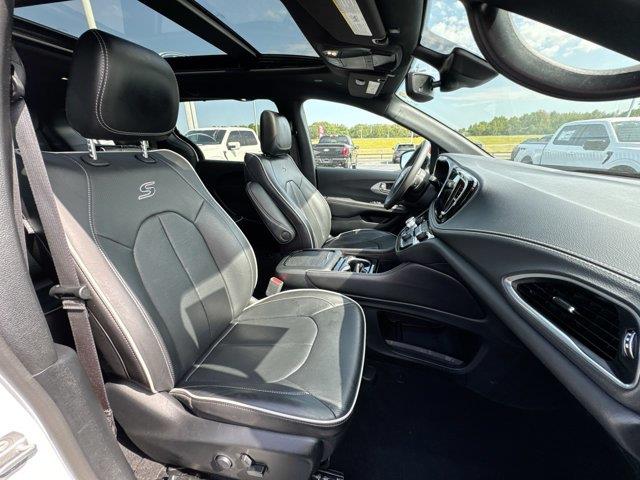 2025 Chrysler Pacifica - $30,119