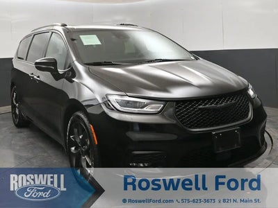 Photo of a 2025 Chrysler Pacifica Limited 4DR Mini-Van for sale