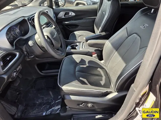 2025 Chrysler Pacifica - $27,216