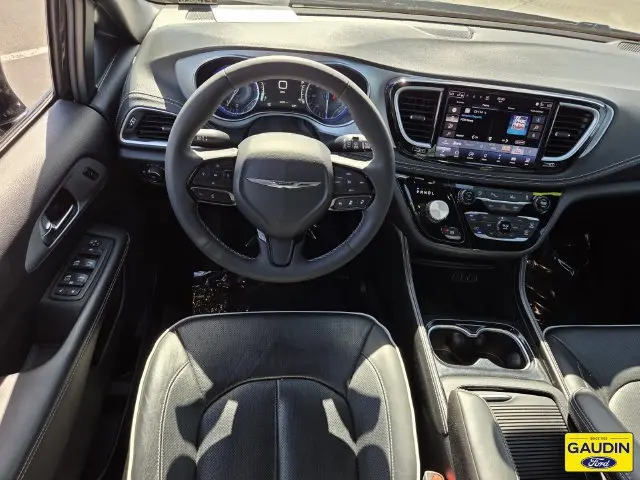 2025 Chrysler Pacifica - $27,216