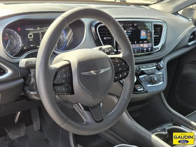 2025 Chrysler Pacifica - $27,216