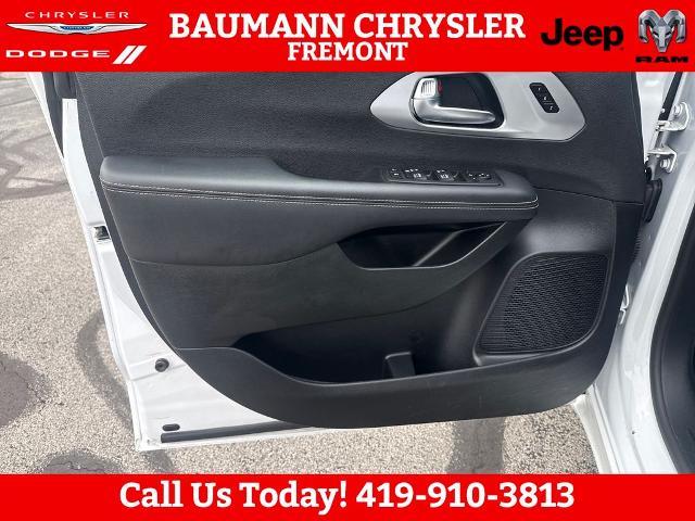 2026 Chrysler Pacifica - $32,860