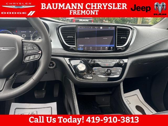 2026 Chrysler Pacifica - $32,860