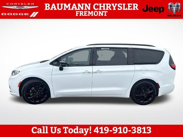 2026 Chrysler Pacifica - $32,479