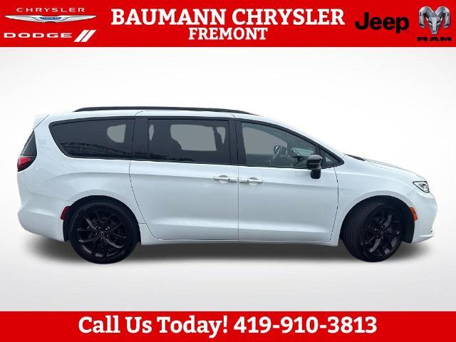2026 Chrysler Pacifica - $32,479