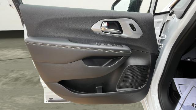 2026 Chrysler Pacifica - $33,138